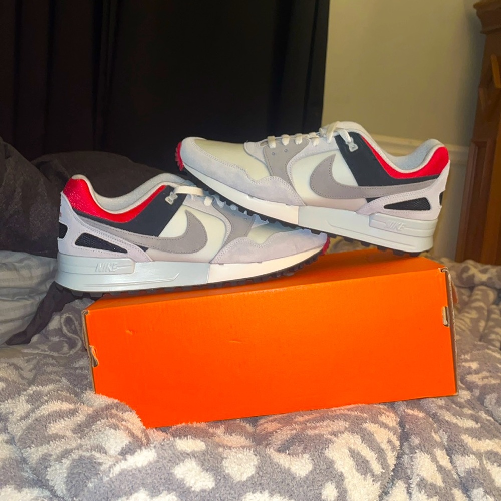 COPY - Nike men’s low dunks size 10.5 bought for 120 selling for 45 never worn